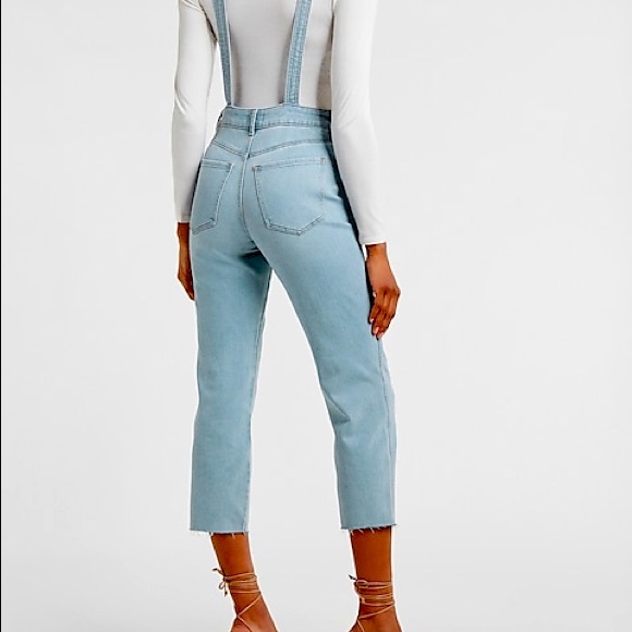 Light wash straight Jean overalls!